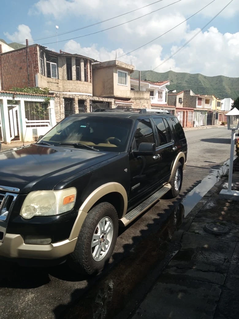 2007 Ford Explorer Eddie Bauer — foto 4