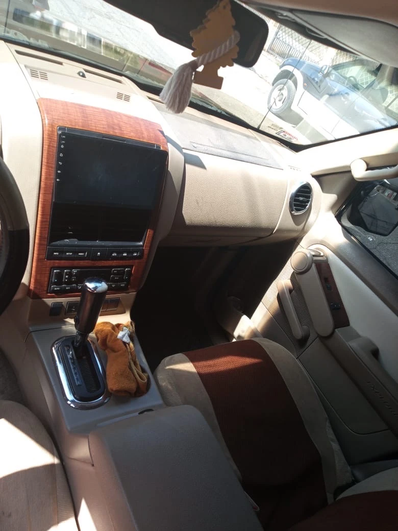2007 Ford Explorer Eddie Bauer — foto 7
