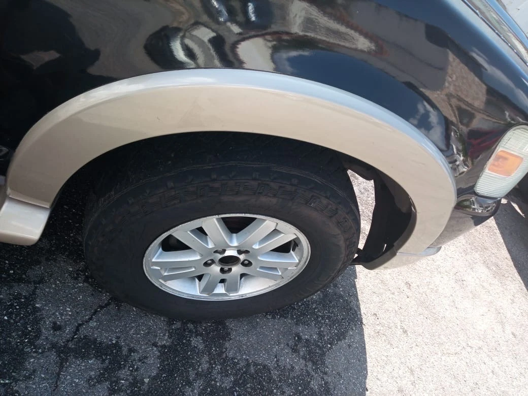 2007 Ford Explorer Eddie Bauer — foto 10