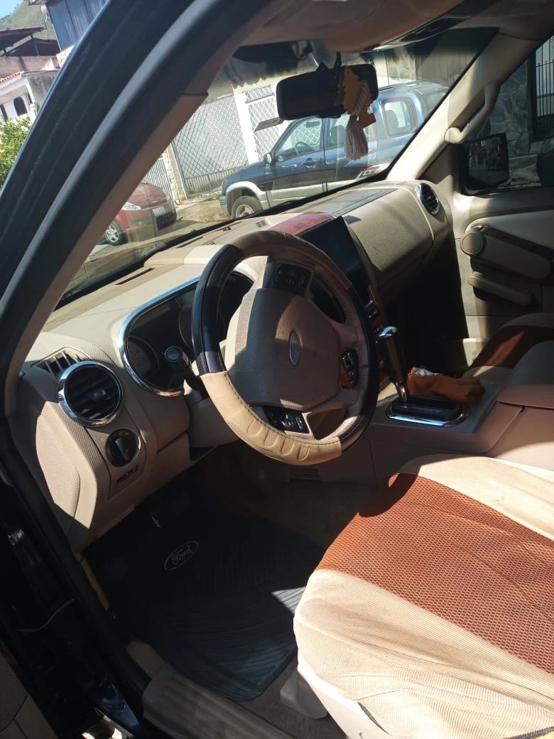 2007 Ford Explorer Eddie Bauer — foto 9