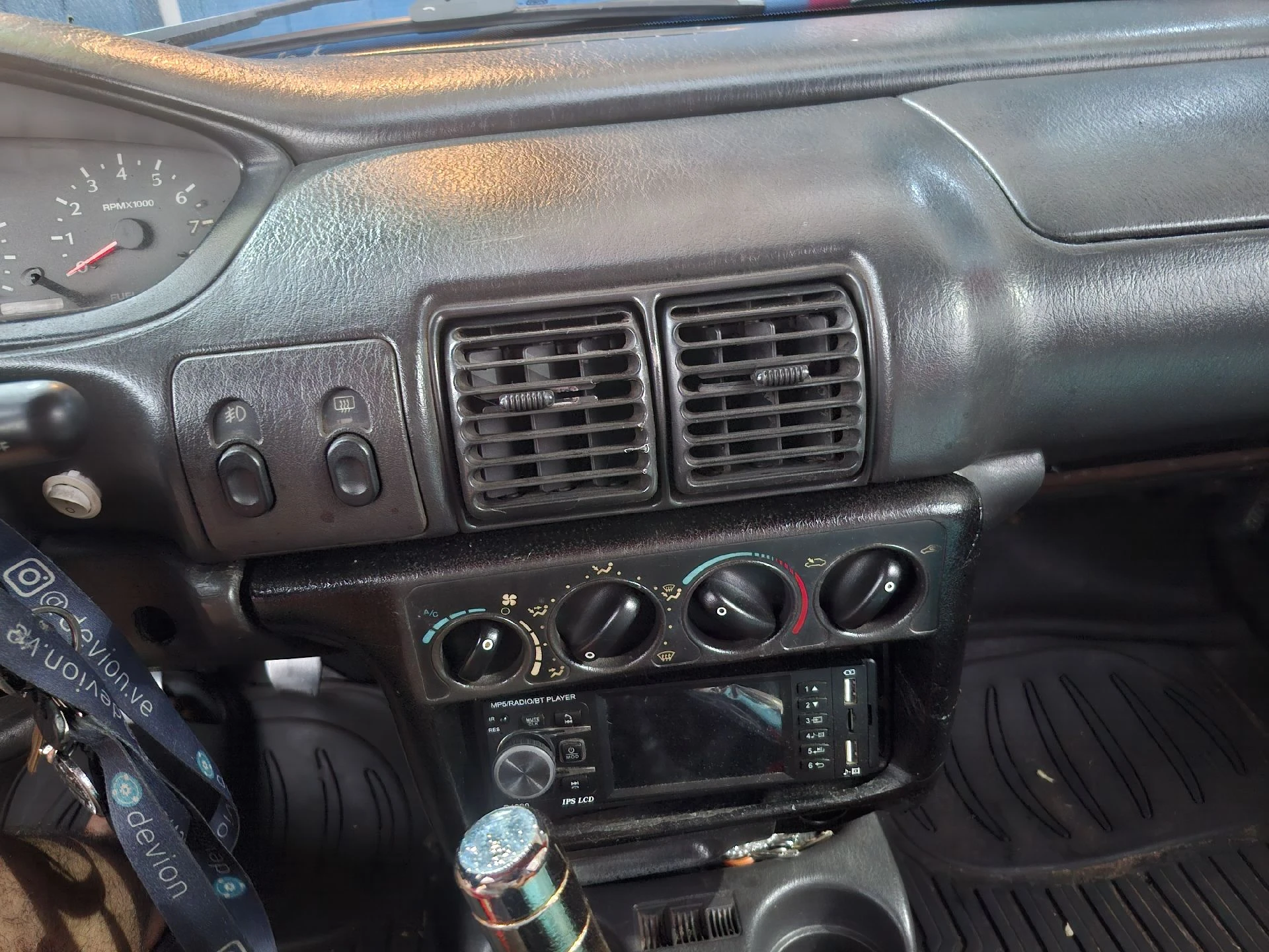 1997 Chrysler Neon Le — foto 16