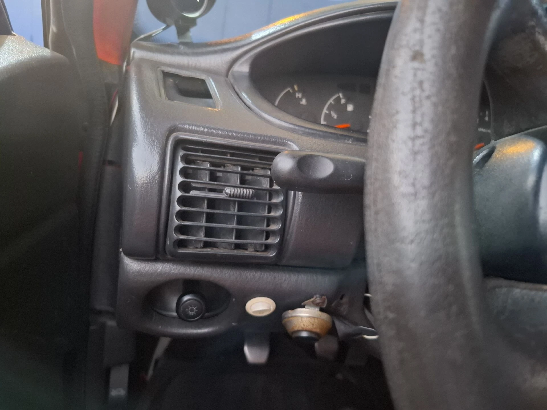 1997 Chrysler Neon Le — foto 17