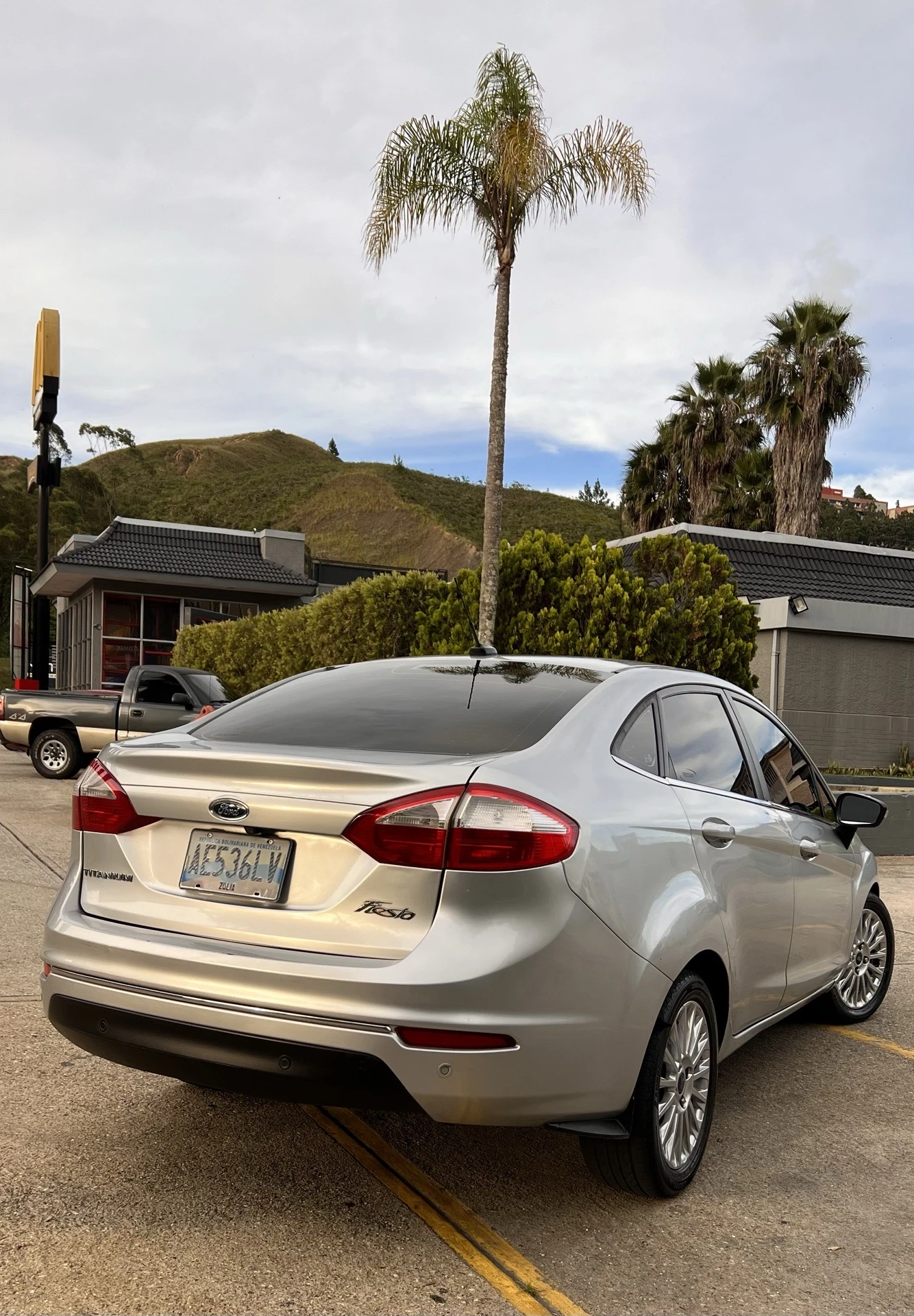 2014 Ford Fiesta Titanium — foto 2