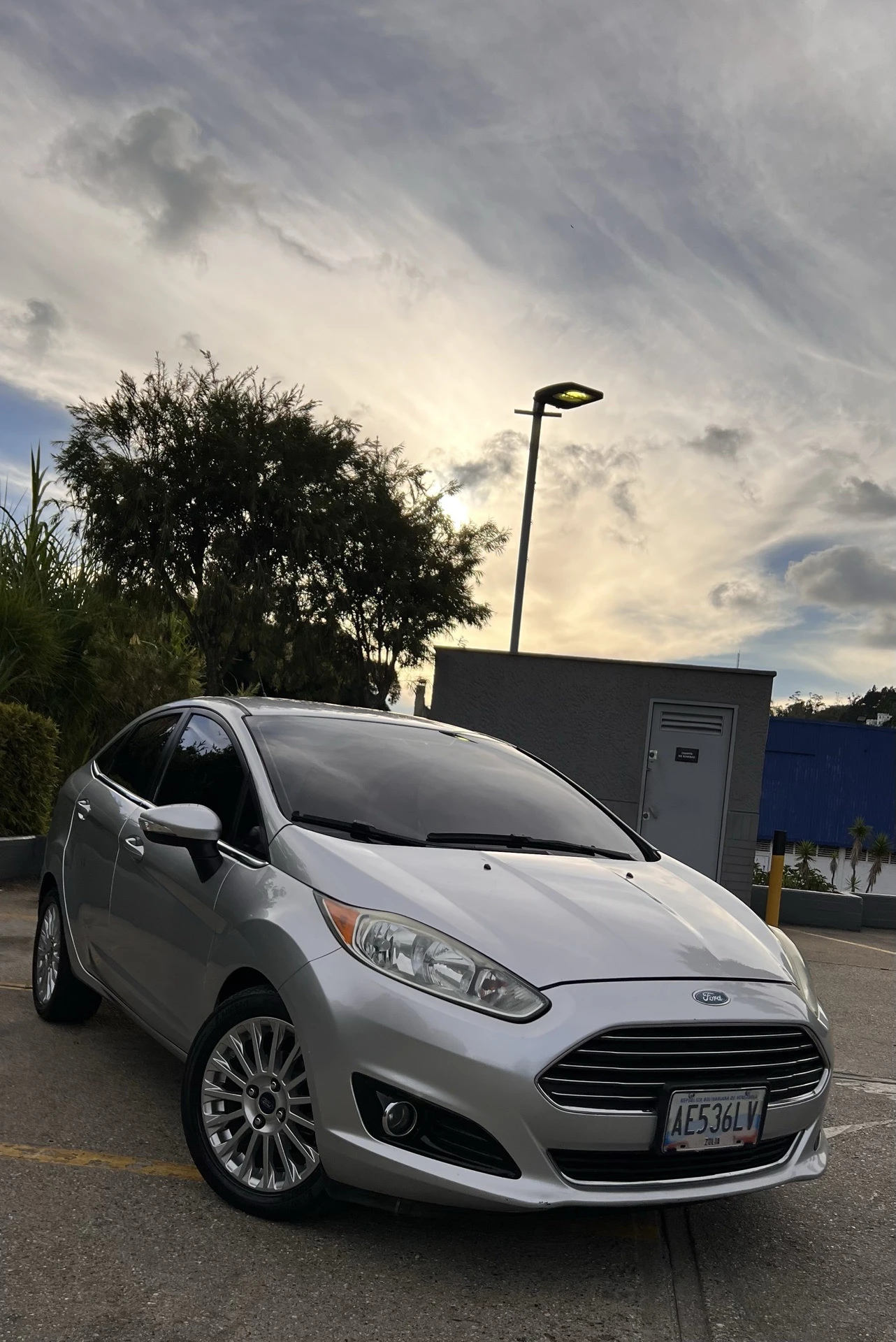 2014 Ford Fiesta Titanium — foto 3