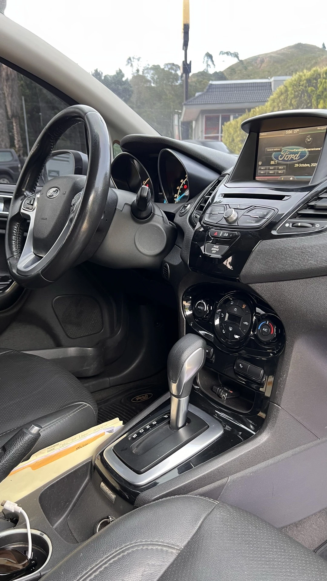 2014 Ford Fiesta Titanium — foto 10