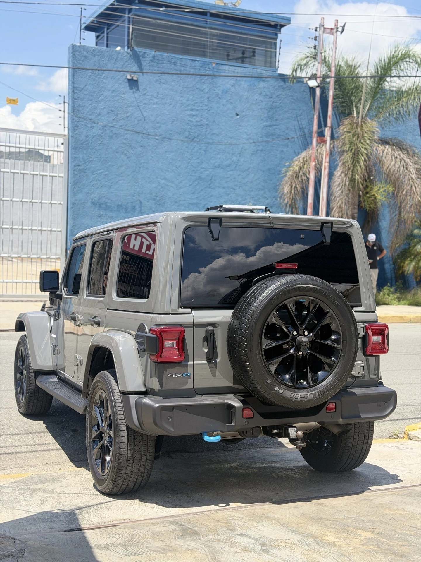 2022 Jeep Sahara Premium — foto 4