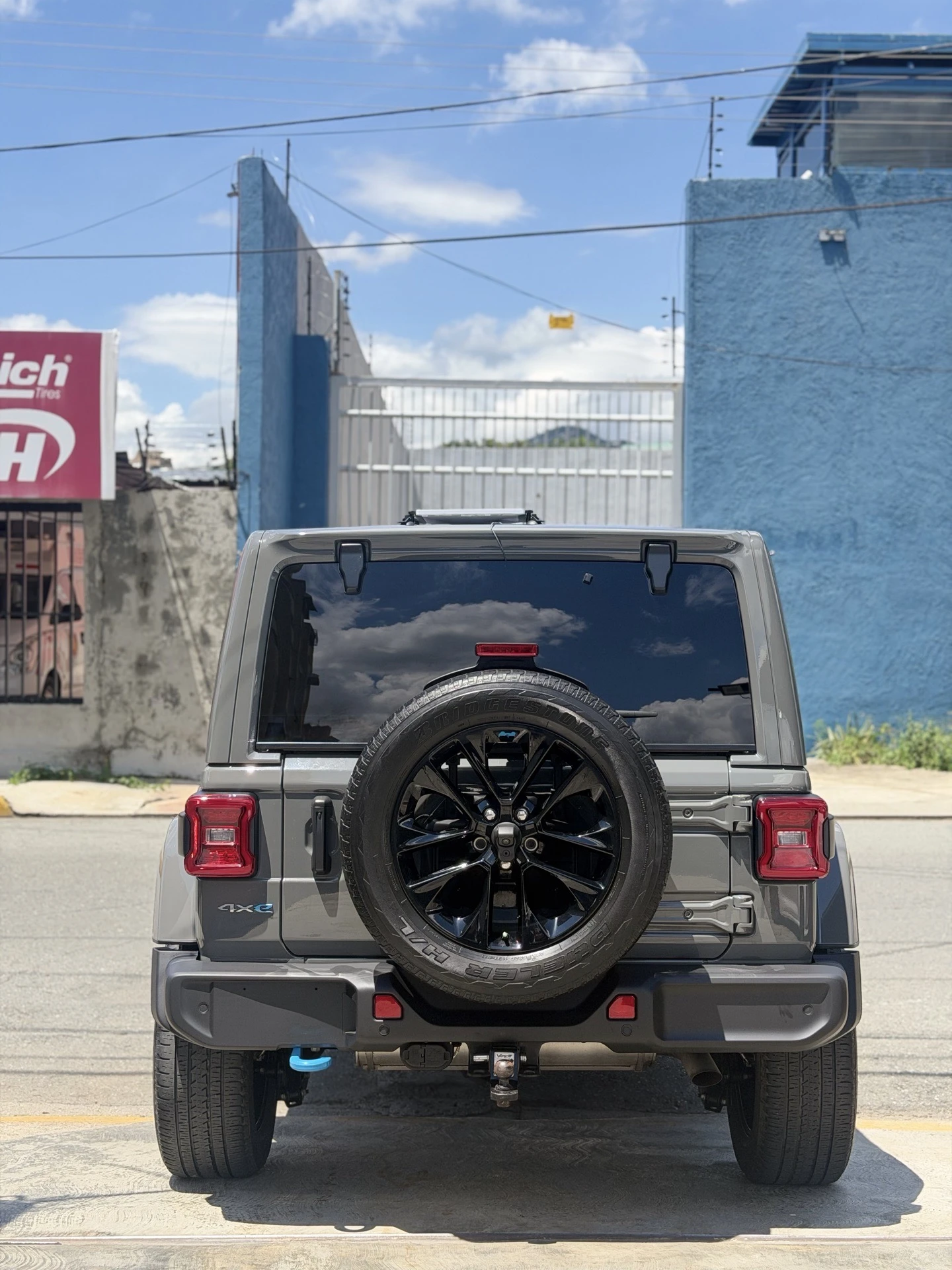 2022 Jeep Sahara Premium — foto 5