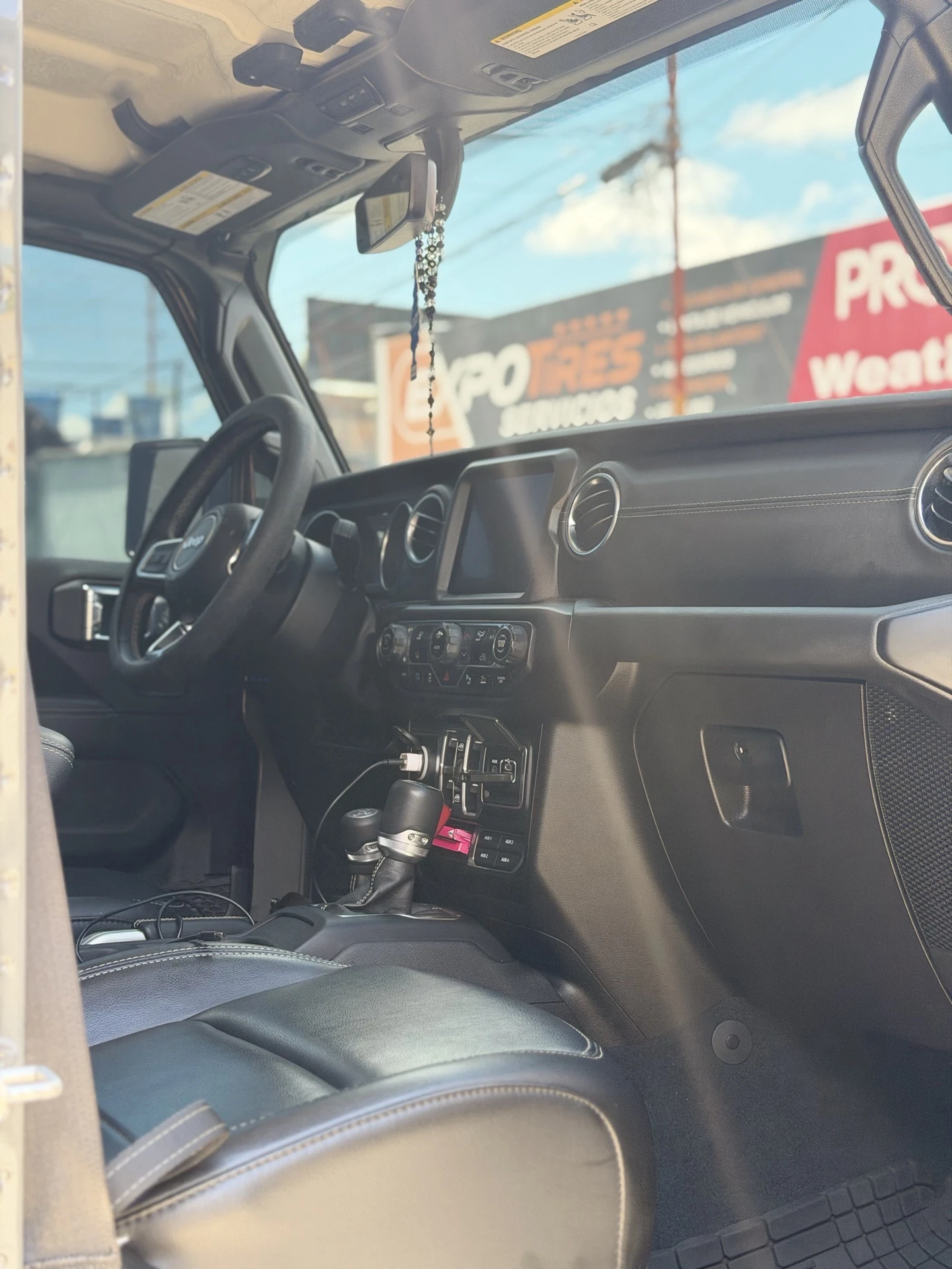 2022 Jeep Sahara Premium — foto 10