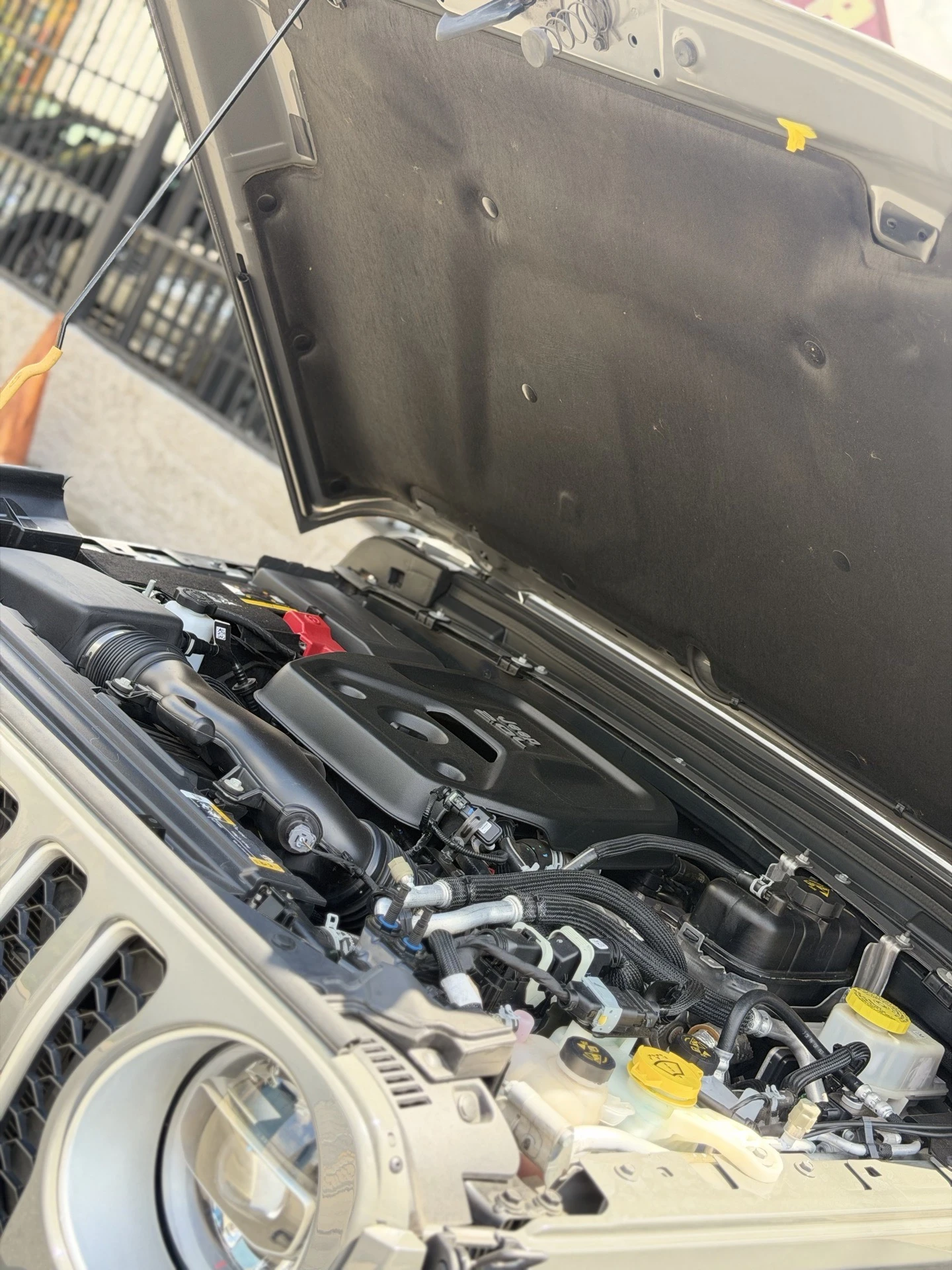 2022 Jeep Sahara Premium — foto 11