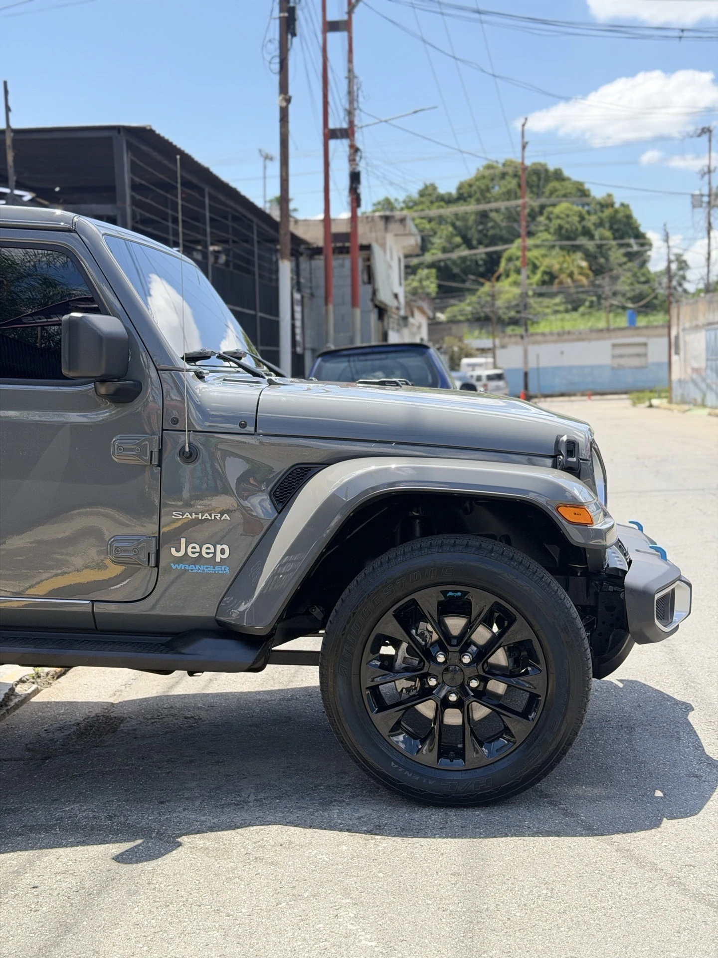 2022 Jeep Sahara Premium — foto 13