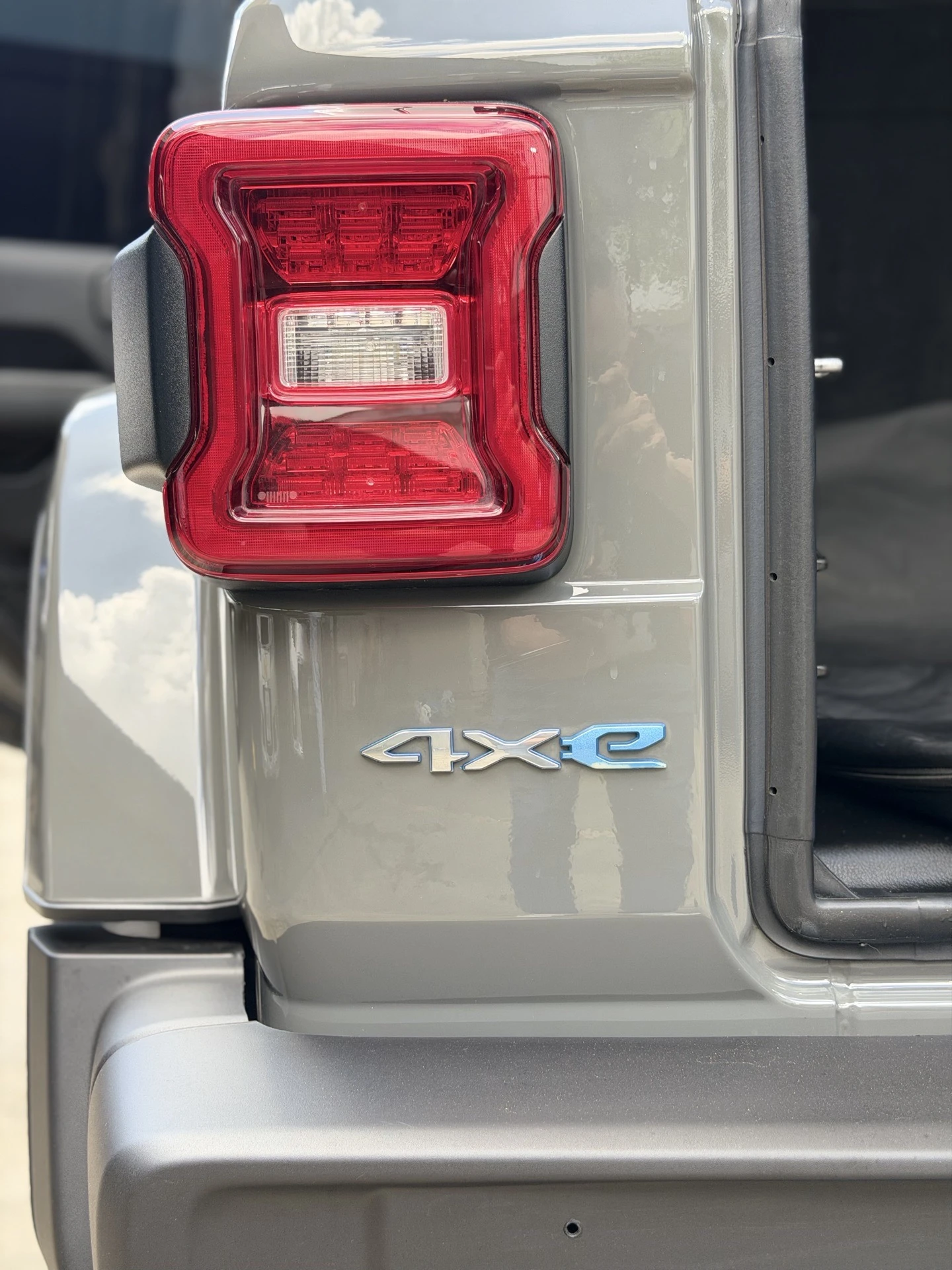 2022 Jeep Sahara Premium — foto 14