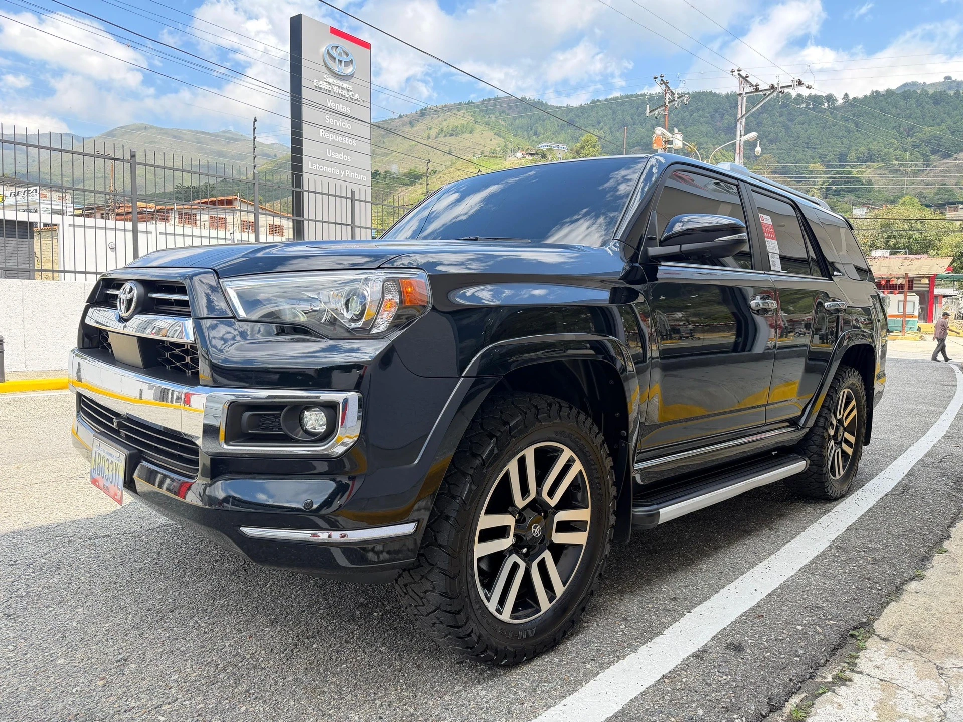 2024 Toyota 4Runner Limited — photo 2