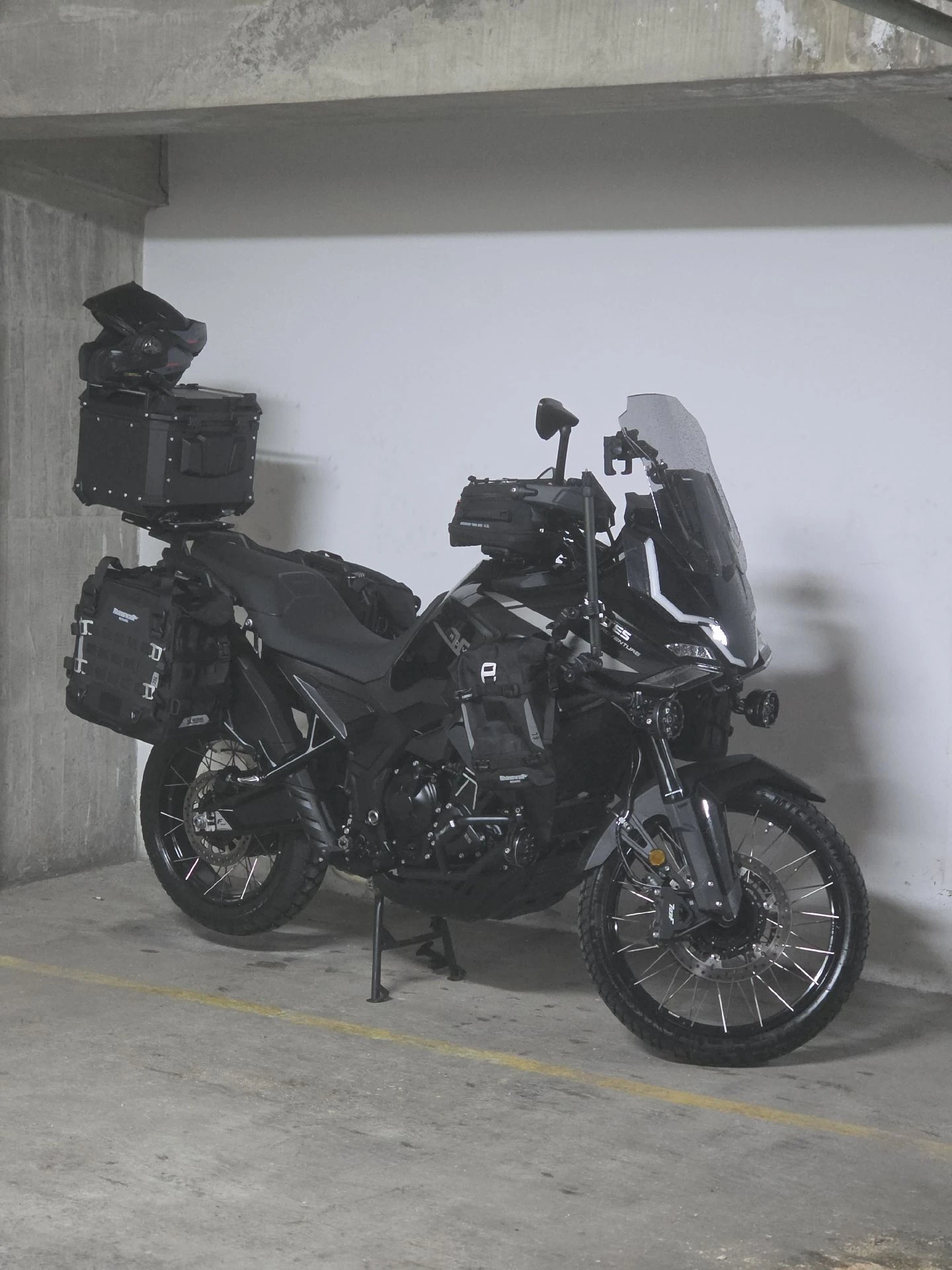 2026 Zontes ZT 703F Black — foto 5